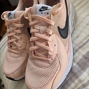 Nike Women's Peach Sneakers